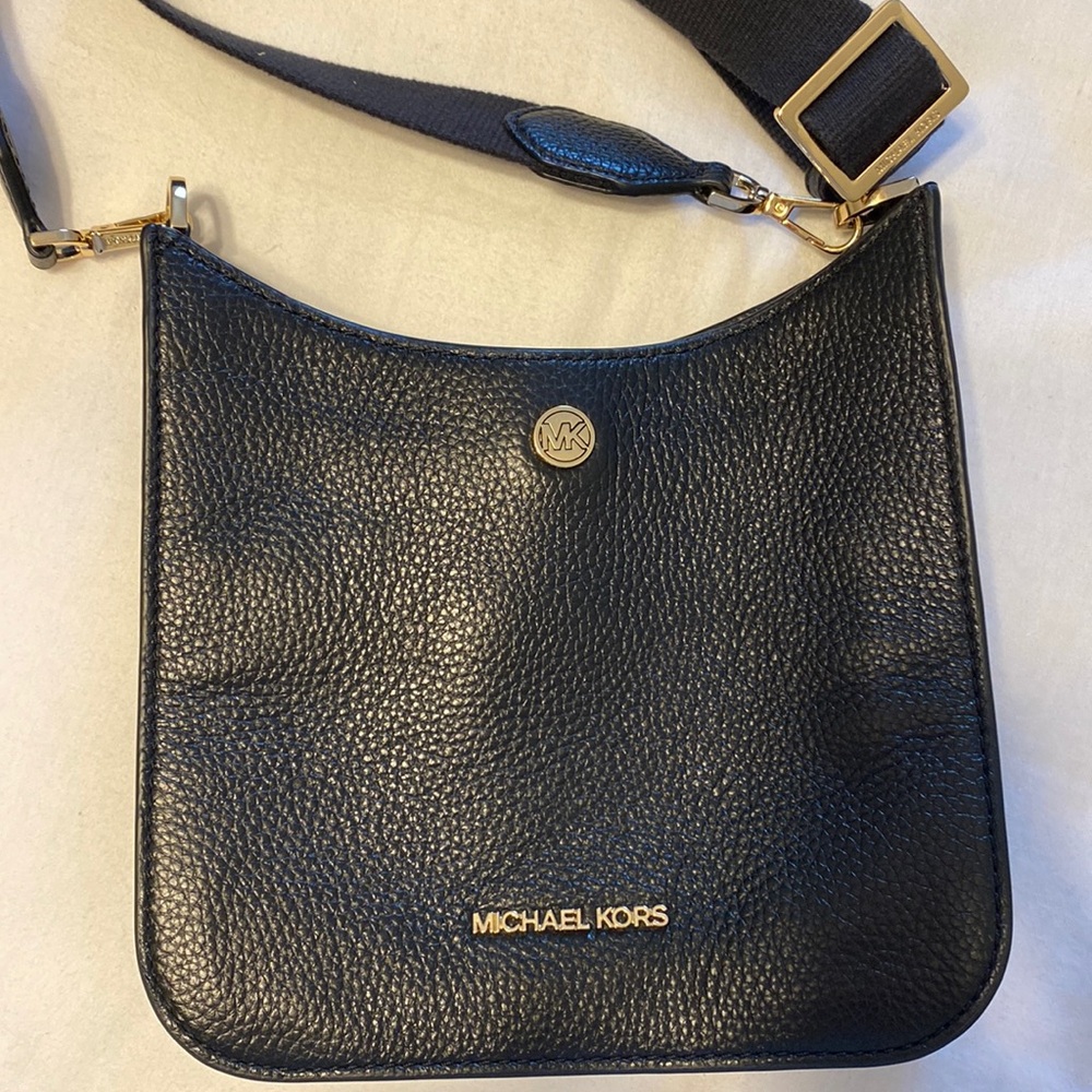 Michael kors crossbody